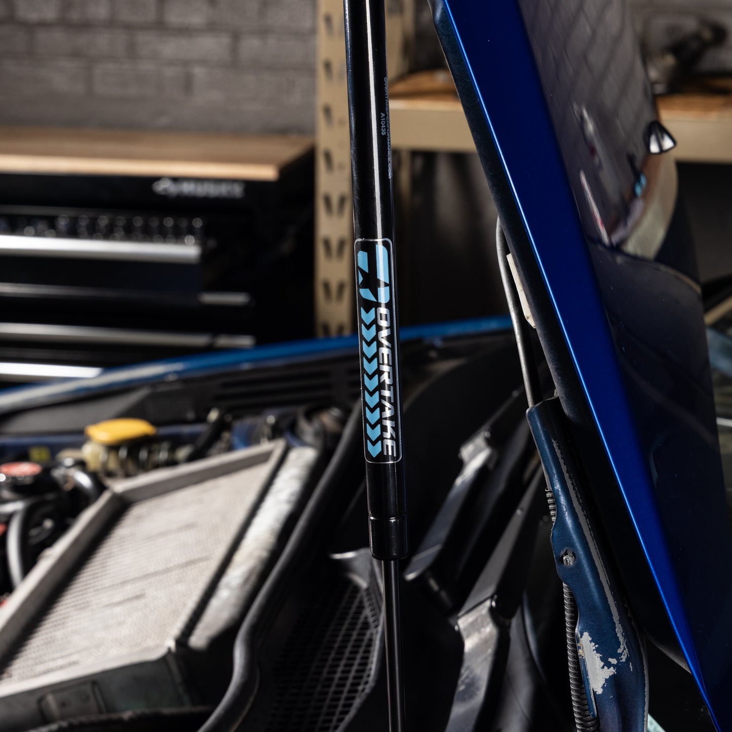 Overtake Hi-Lift Hood Strut Kit - Subaru 2008-14 WRX/STi